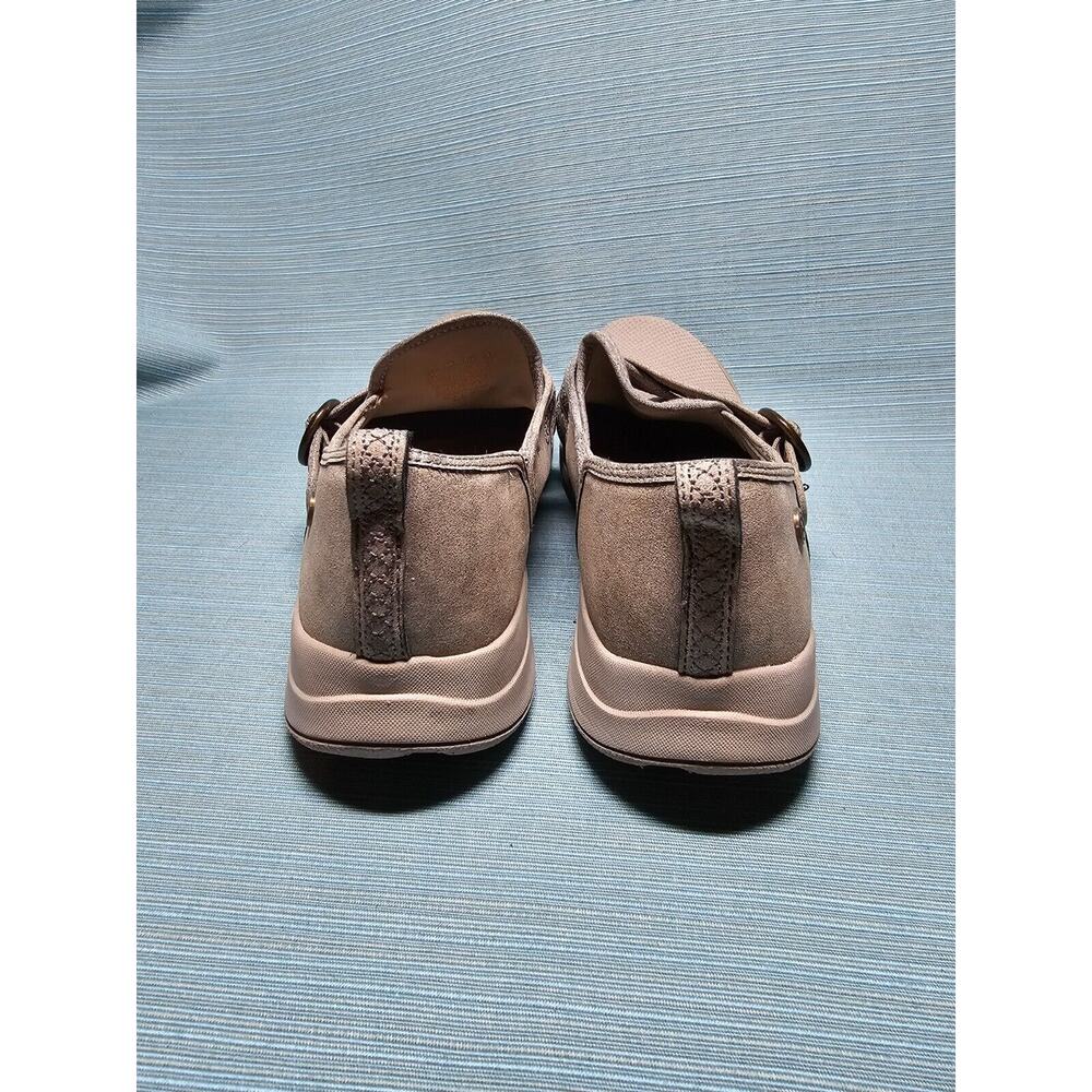 Bzees Indigo Womens Size 9 Tan/Beige Slip On Comfort Sneakers Shoes - Picture 5 of 7